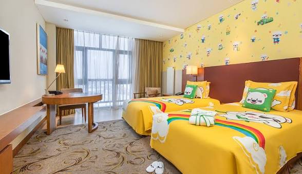 Wanda Jin family room